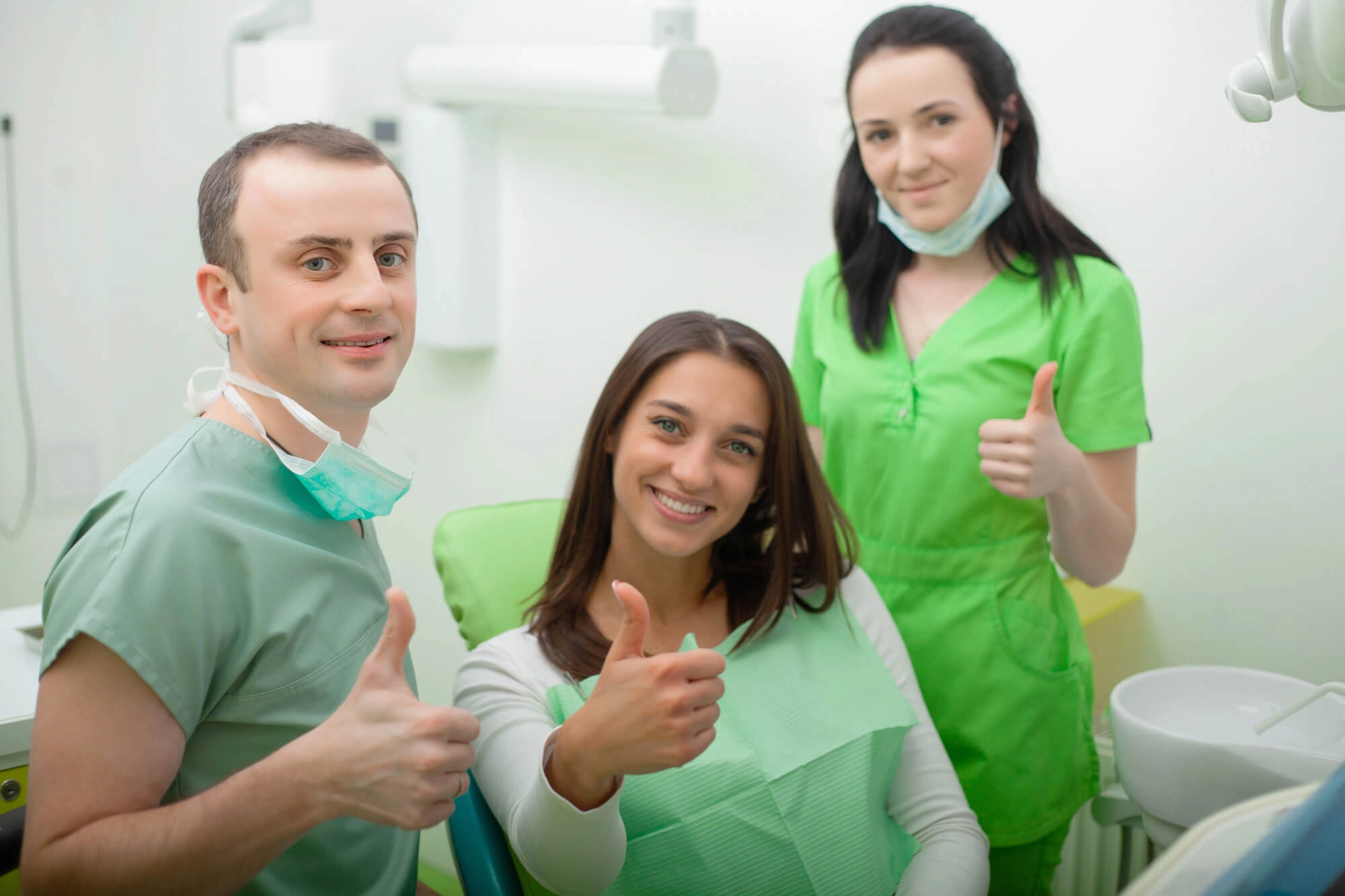 Woman-smiling-with-dentist-on-glades-road